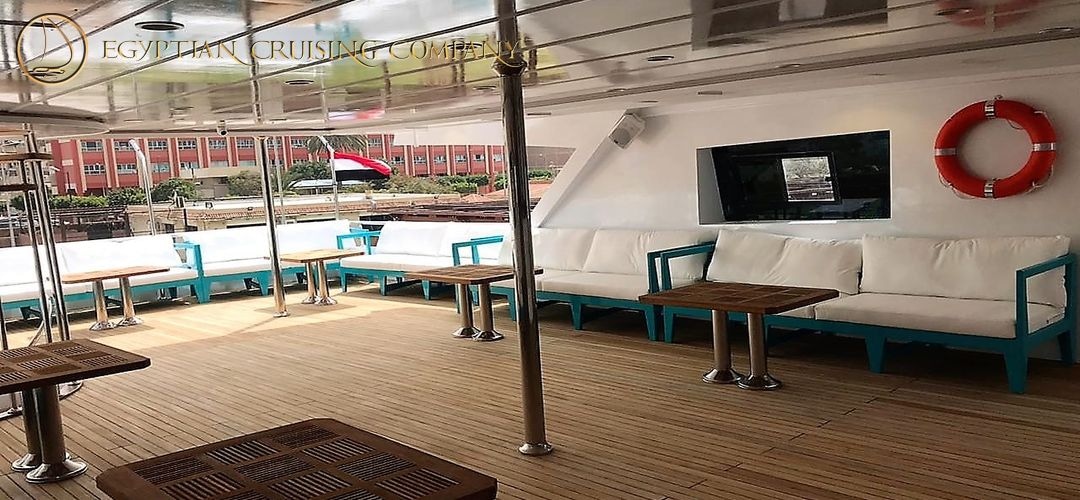 The Imperial yacht is ideal for kite safaris.